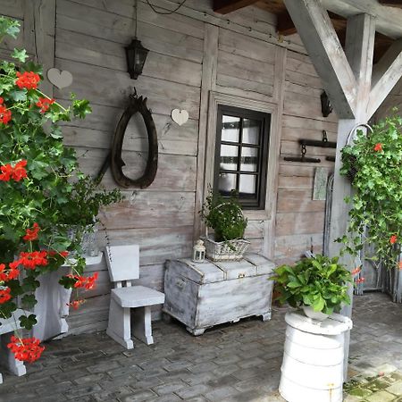 Stajnia Bialy Borek Biskupice  Bagian luar foto