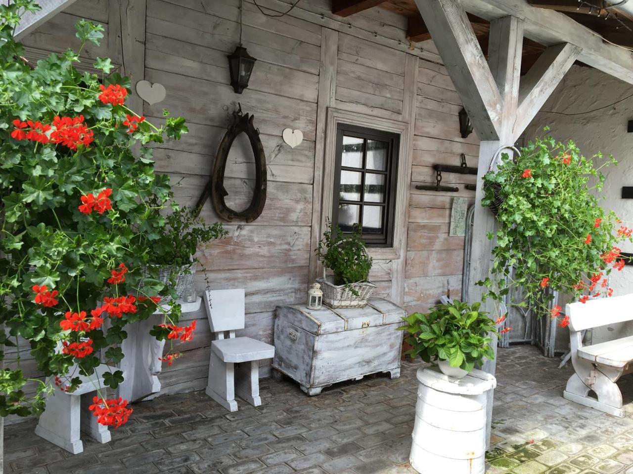 Stajnia Bialy Borek Biskupice  Bagian luar foto